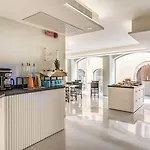 Plinius Lifestyle Отель