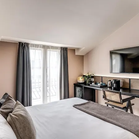 Отель Plinius Lifestyle 4*